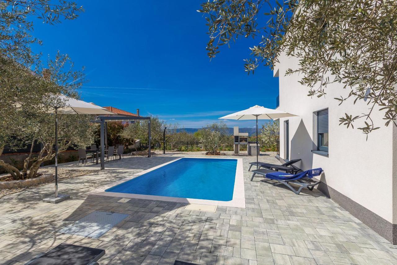Villa Lio With Private Pool Linardići Extérieur photo