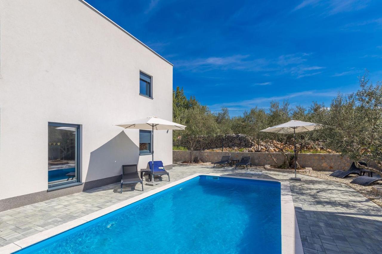 Villa Lio With Private Pool Linardići Extérieur photo